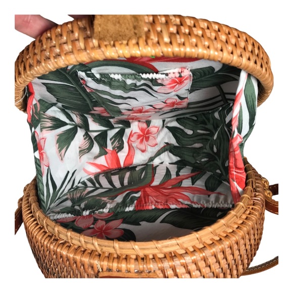 Woven Bali Style Rattan Bag - Picture 4 of 9